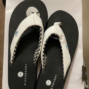 Riverberry flip flops size 10 NWT